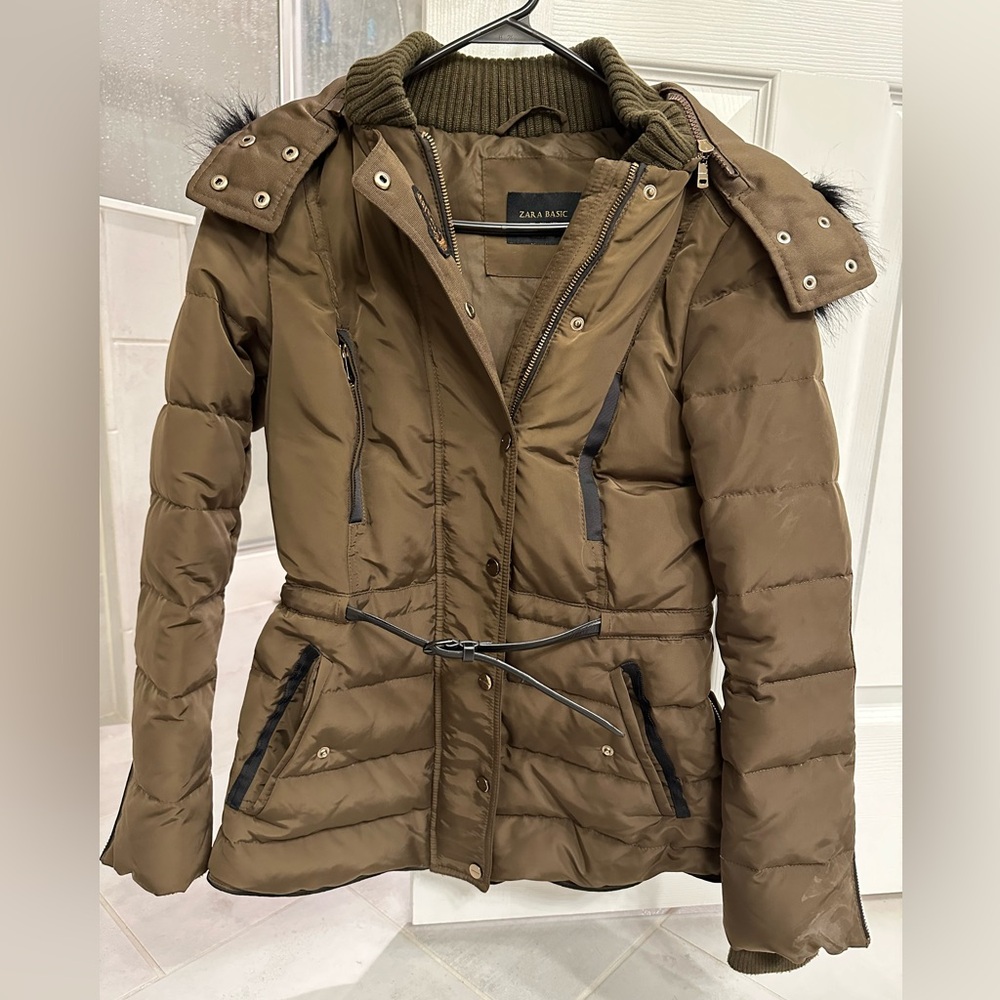 Women Small Zara brand Brown Down Coat with Black Fur Removable Hoody.
